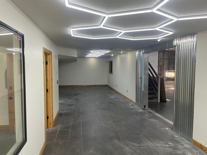 More Photos Of 2476 W California Ave, Salt Lake City Warehouse For Lease