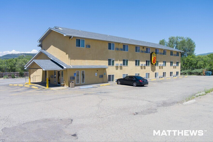 Primary Photo Of 1610 Cedar St, Raton Hotel For Sale