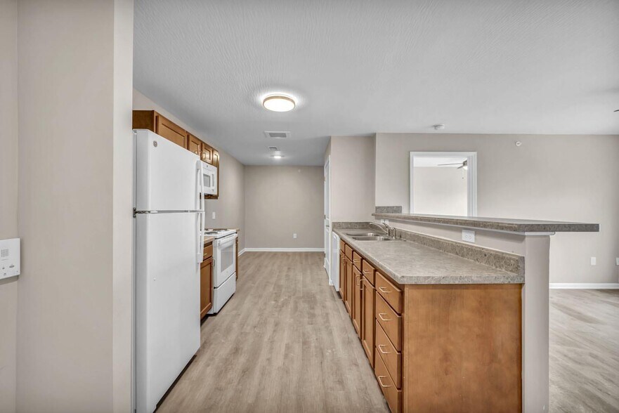 More Photos Of 6500 Powers Blvd, Parma Apartments For Lease