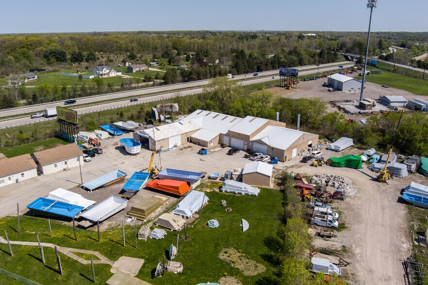 More Photos Of 3090 W Cook Rd, Grand Blanc Showroom For Sale