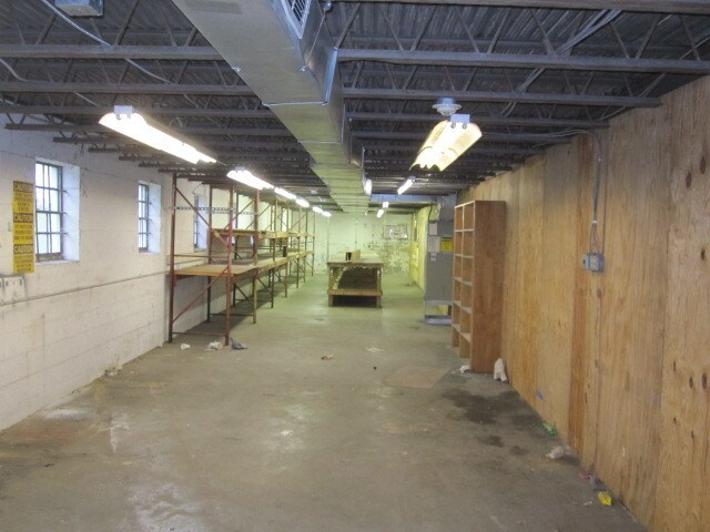 More Photos Of 2708 Shenandoah Ave NW, Roanoke Warehouse For Sale