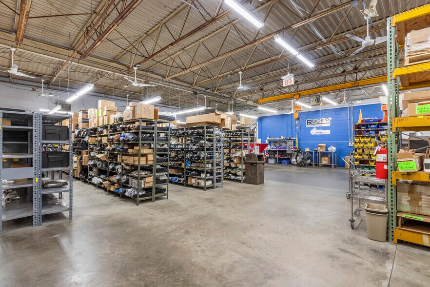 More Photos Of 5095 Crookshank Rd, Cincinnati Light Manufacturing For Sale