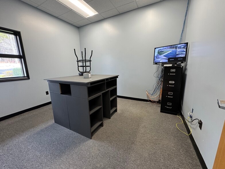 More Photos Of 245 Old Egg Harbor Rd, West Berlin Manufacturing For Lease