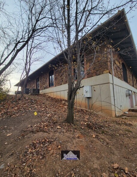 More Photos Of 3111 McClelland Blvd., Joplin Office For Sale