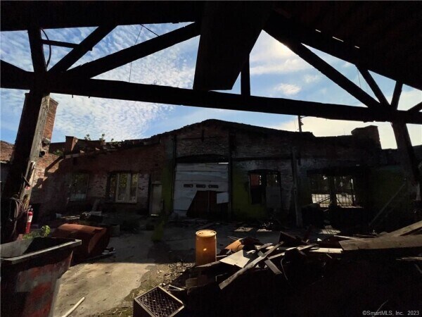 More Photos Of 639 Windsor St, Hartford Auto Repair For Sale