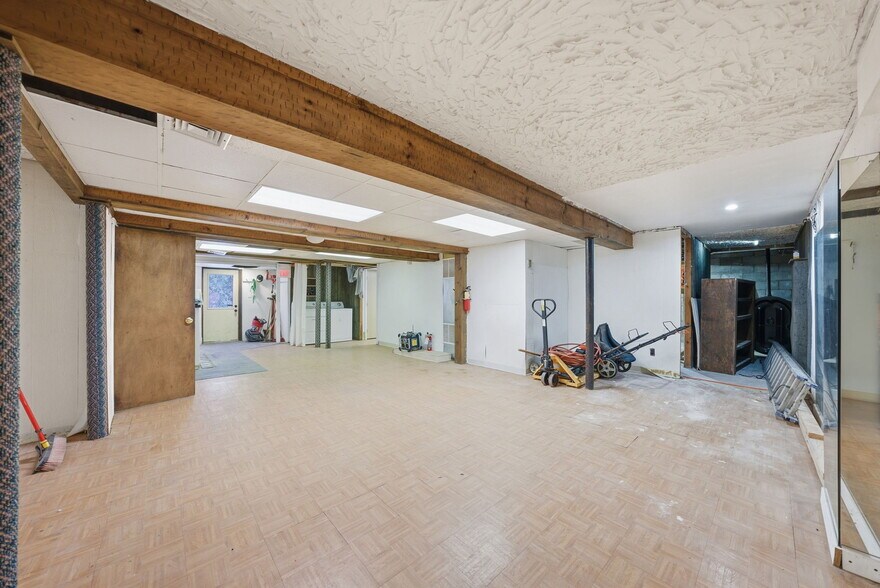 More Photos Of 409 Woodport Rd, Sparta Freestanding For Sale