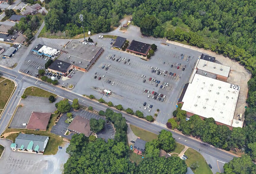 More Photos Of 2818 Linkhorne Dr, Lynchburg Medical For Lease