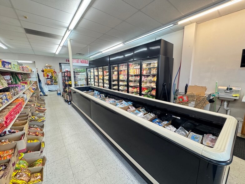 More Photos Of 1101 N McCord Rd, Toledo Storefront For Lease