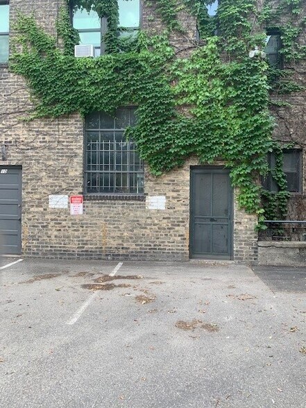 More Photos Of 2443-2451 Nicollet Ave, Minneapolis Apartments For Lease