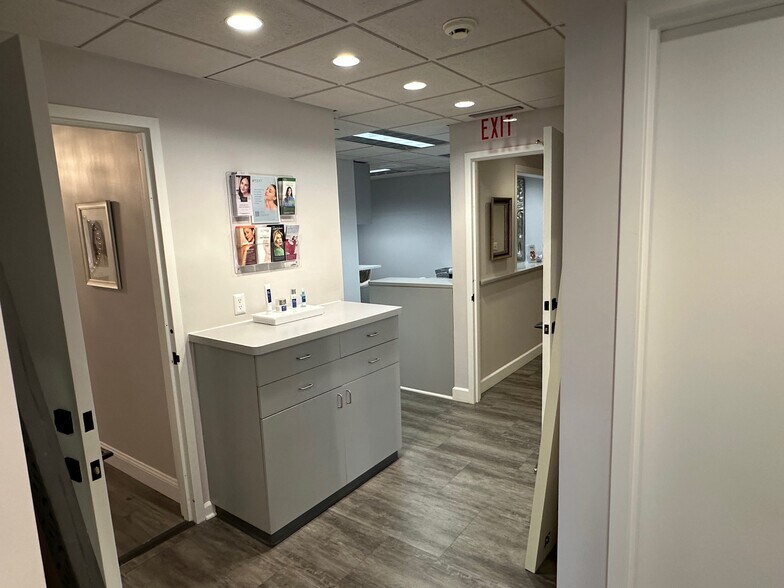 More Photos Of 148 East Ave, Norwalk Medical For Sale