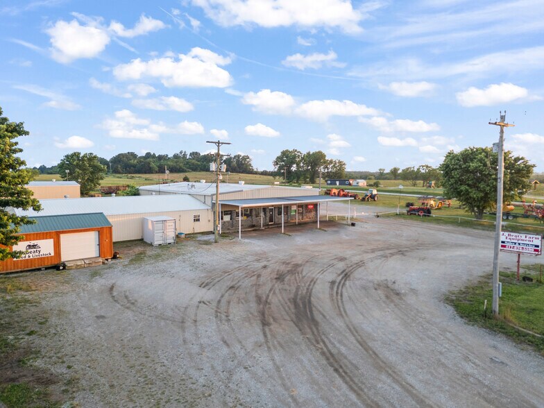 More Photos Of 60 US-54 Hwy, El Dorado Springs General Retail For Sale