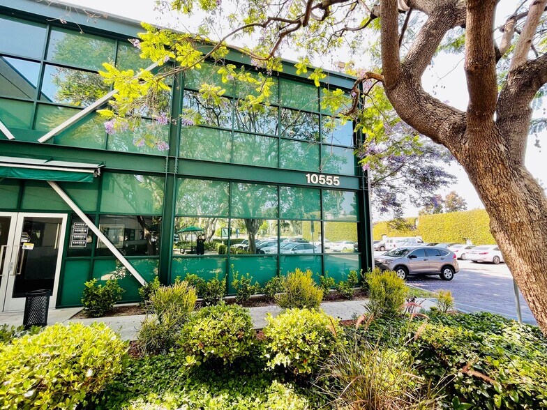 Primary Photo Of 10549-10555 Jefferson Blvd, Culver City Unknown For Lease