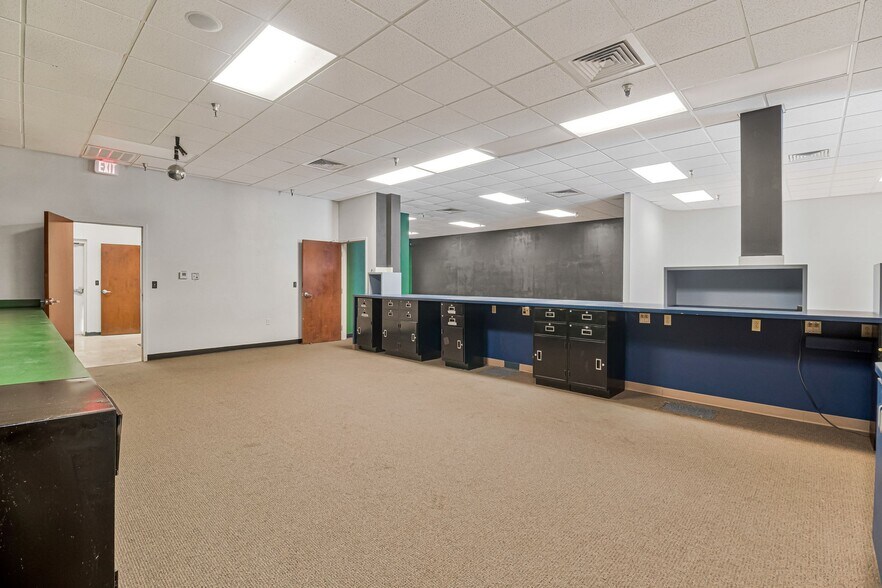 More Photos Of 5428-5444 Dogwood Dr, Milton Unknown For Lease