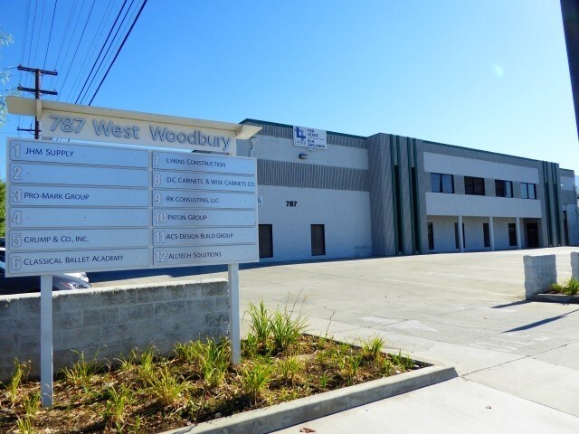 More Photos Of 787 W Woodbury Rd, Altadena Warehouse For Lease