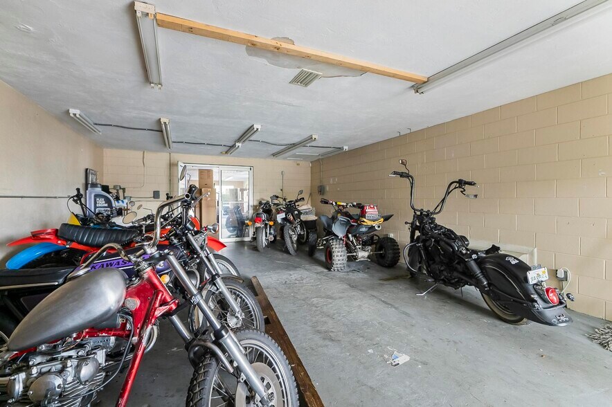 More Photos Of 1841 S Ridgewood Ave, Daytona Beach Freestanding For Sale