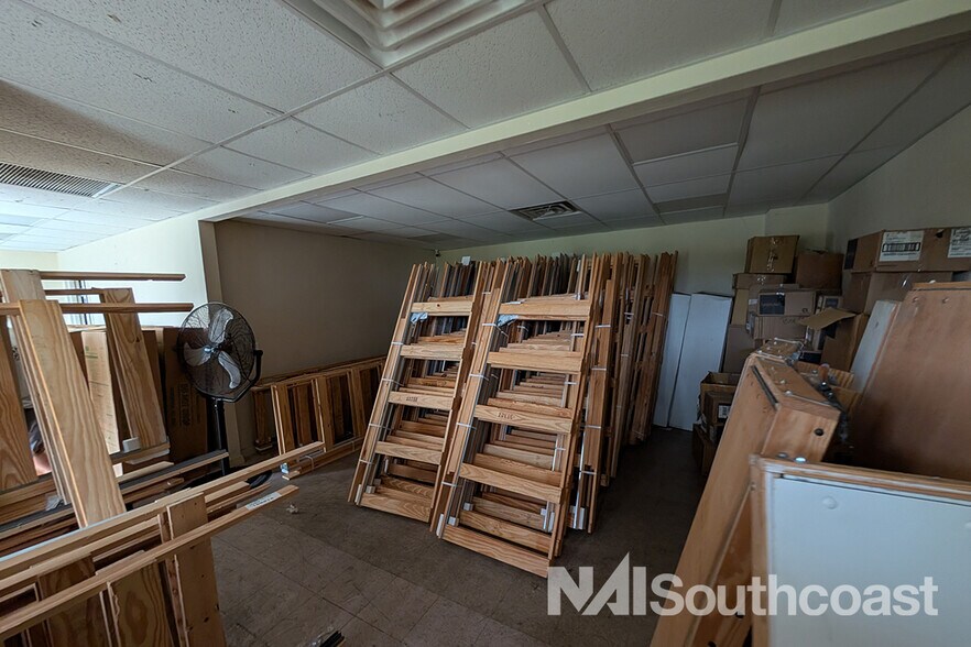 More Photos Of 7328 Commercial Cir, Fort Pierce Unknown For Lease