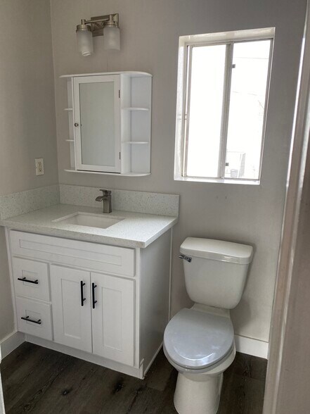 More Photos Of 1014 N Oxford Ave, Los Angeles Apartments For Sale