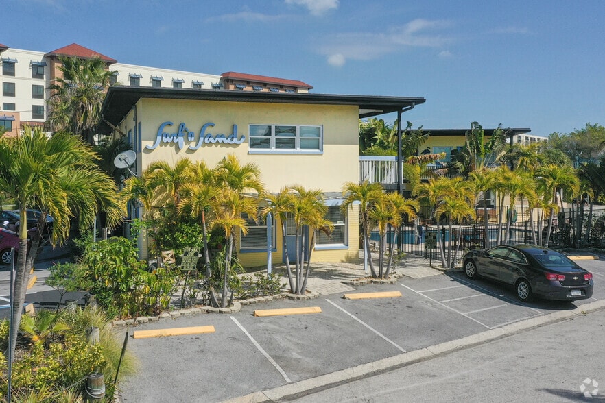 Primary Photo Of 50 Royal Way, Clearwater Beach Hotel For Sale