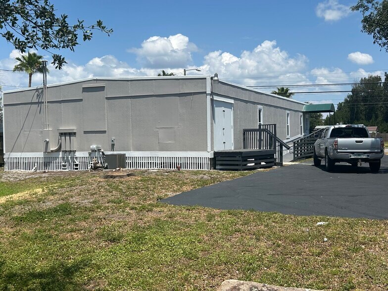 More Photos Of 9200 66th St, Pinellas Park Freestanding For Sale
