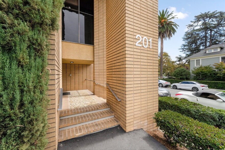 More Photos Of 201 W 4th St, Claremont Office For Sale