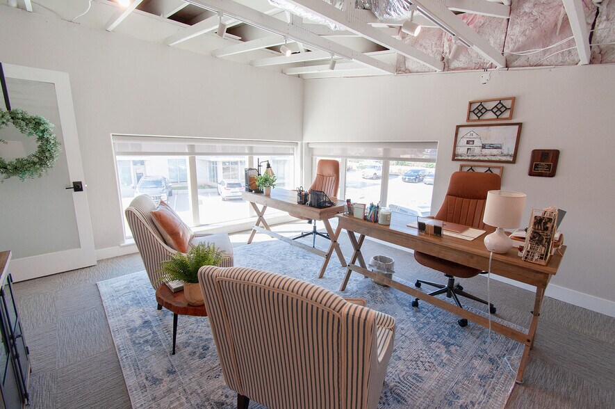 More Photos Of 1645 Greens Prairie Rd W, College Station Office For Sale
