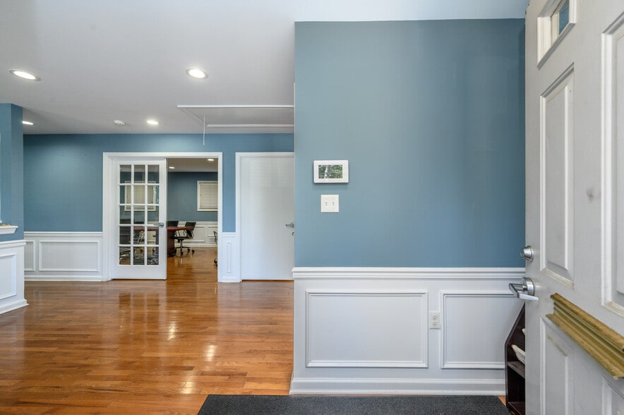 More Photos Of 438 Main St, Spotswood Medical For Sale