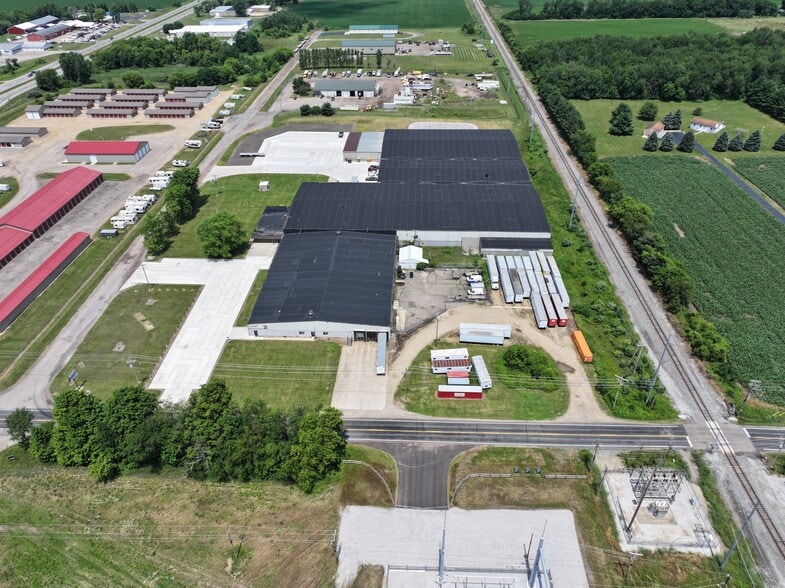 More Photos Of 15401 Industrial Dr, Schoolcraft Warehouse For Lease