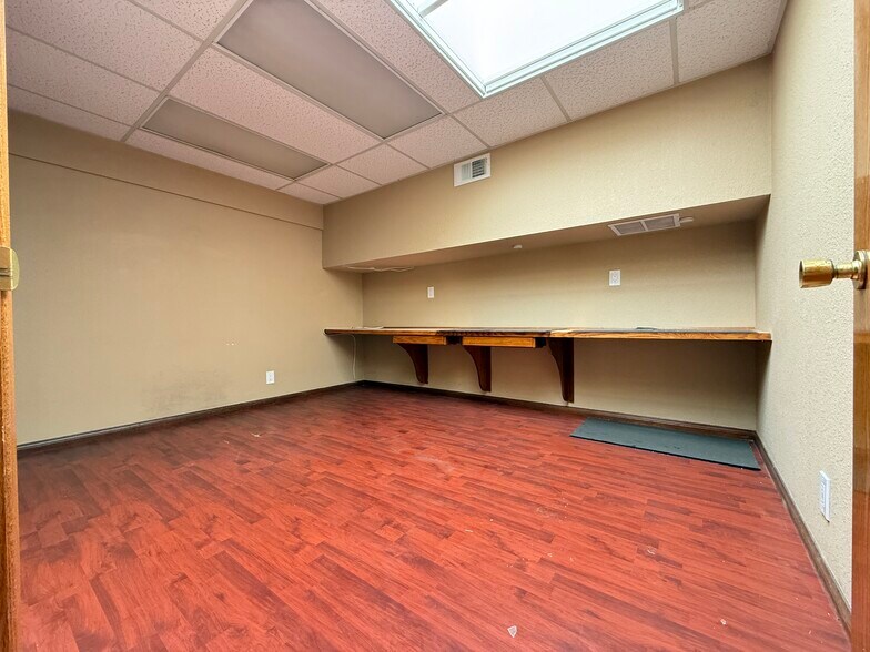 More Photos Of 5731 Palmer Way, Carlsbad Research And Development For Lease