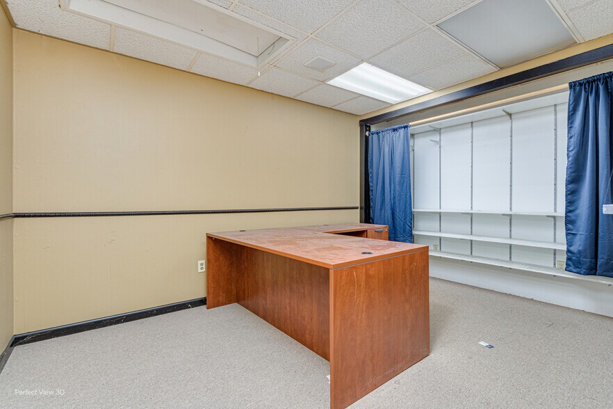 More Photos Of 1561 N Division St, Morris Office For Sale