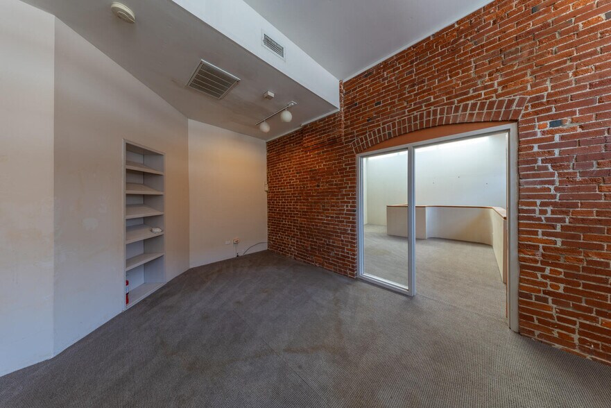 More Photos Of 5 S Newstead Ave, Saint Louis Office For Sale