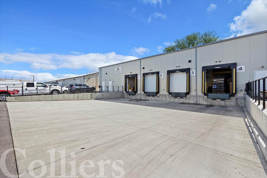 More Photos Of 2032 Highland Ave E, Twin Falls Warehouse For Lease