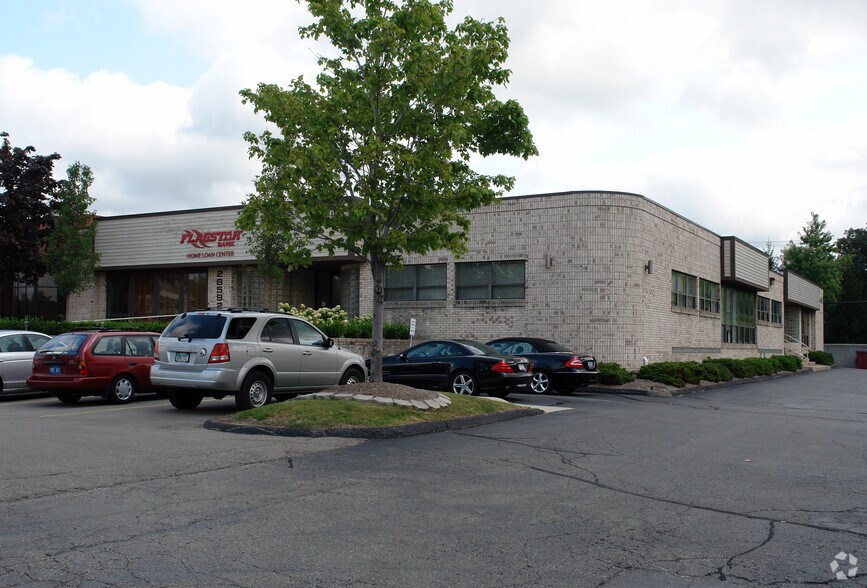 More Photos Of 28592 Orchard Lake Rd, Farmington Hills Light Manufacturing For Lease