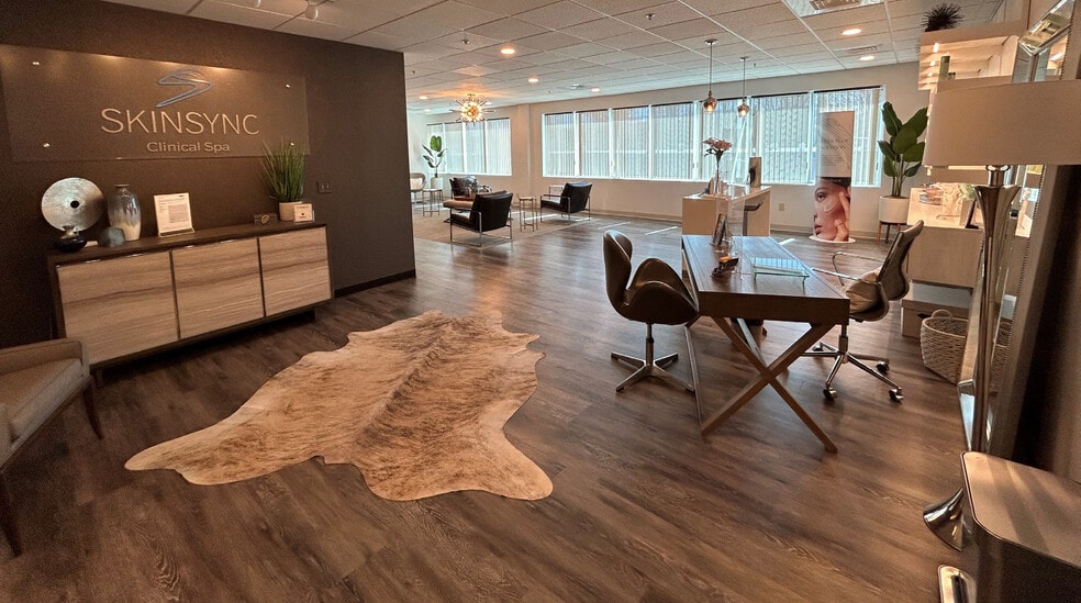 More Photos Of 107 Audubon Rd, Wakefield Office For Lease