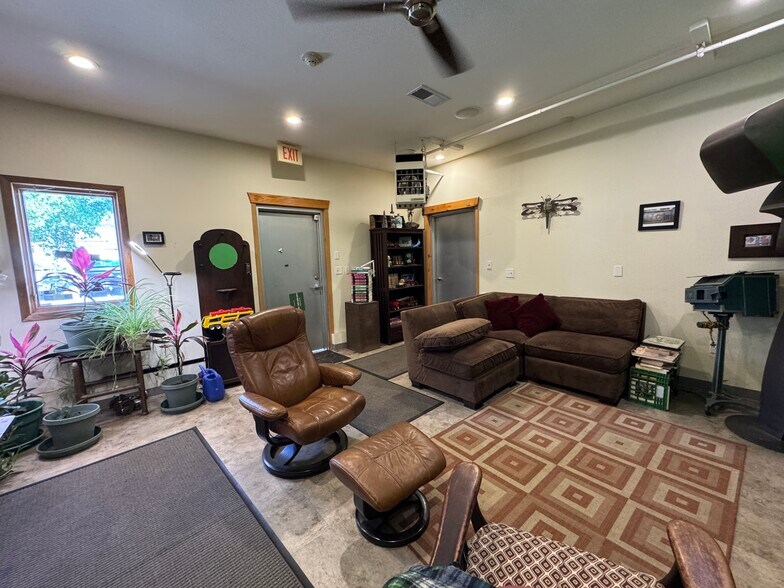 More Photos Of 4309 Neptune Ct, Madison Warehouse For Sale