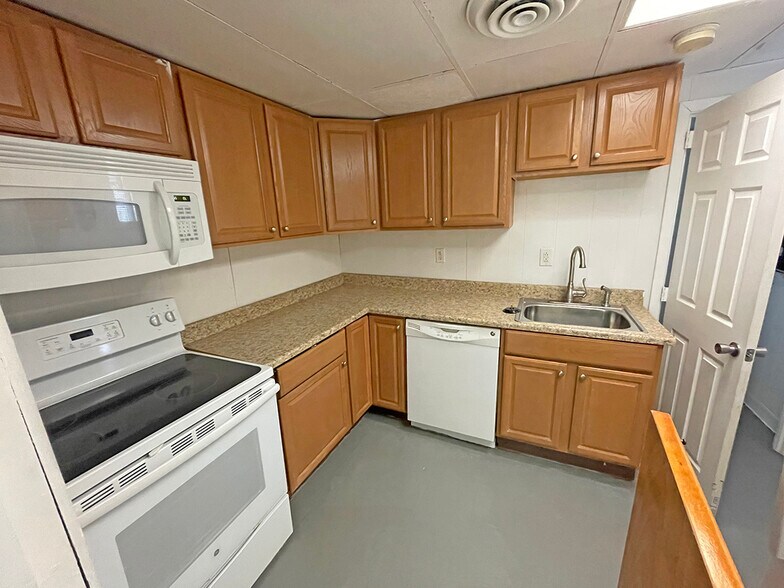 More Photos Of 4969 Berkley St, Harrisburg Daycare Center For Lease