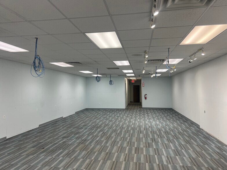 More Photos Of 1609 Losey Blvd S, La Crosse Unknown For Lease