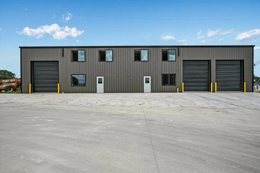 Primary Photo Of 15113 Fitzhugh Rd, Austin Industrial For Lease