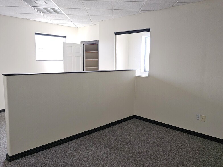 More Photos Of 6713 Broadway, Pearland Unknown For Lease