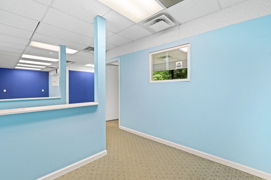 More Photos Of 29 Edison Ave, Oakland Warehouse For Lease