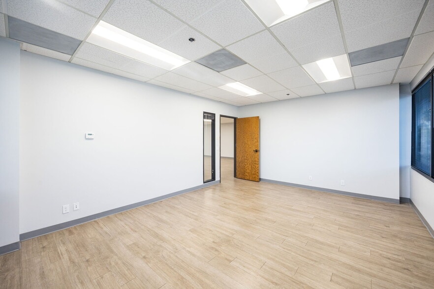 More Photos Of 601 S Glenoaks Blvd, Burbank Office For Lease