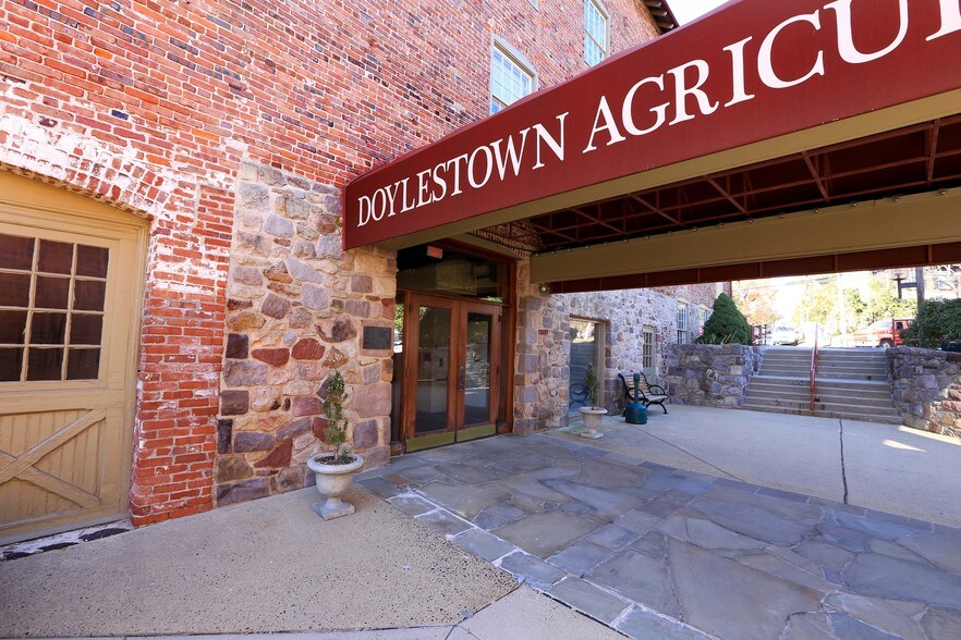 More Photos Of 100 S Main St, Doylestown Office For Lease