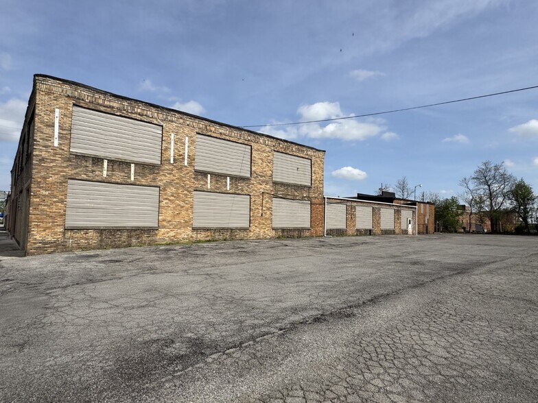 More Photos Of 142 E Pearl St, Lima Manufacturing For Sale
