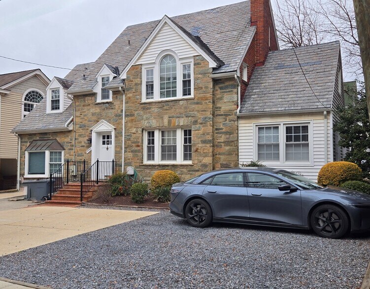 Primary Photo Of 4905 Montgomery Ln, Bethesda Loft Creative Space For Lease