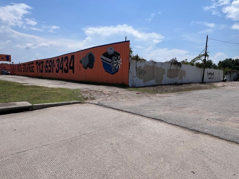 Primary Photo Of 6315 N Shepherd Dr, Houston Land For Sale