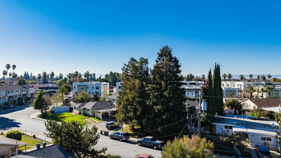 More Photos Of 40775 Max Dr, Fremont Apartments For Sale