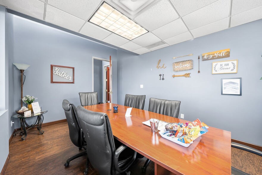 More Photos Of 112 Center Ct, Clarksville Office Residential For Sale