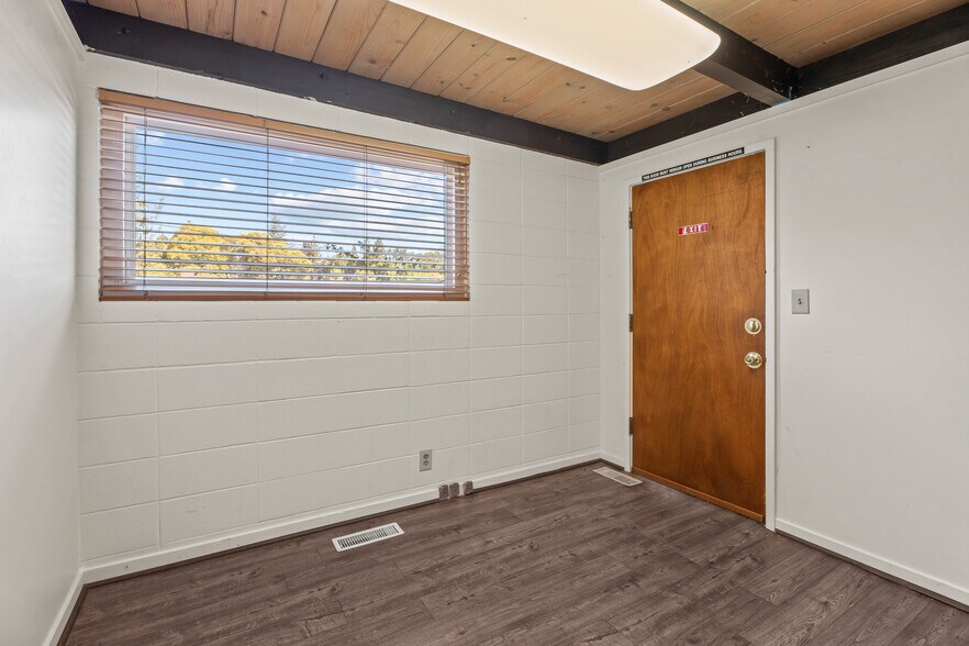 More Photos Of , Ukiah Office For Sale