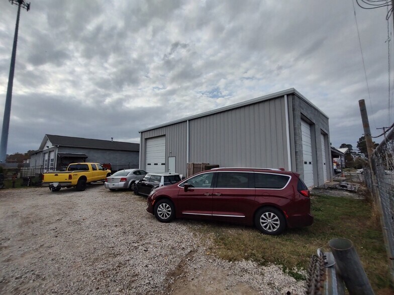 More Photos Of 1041 N Main St, Mooresville Auto Repair For Sale