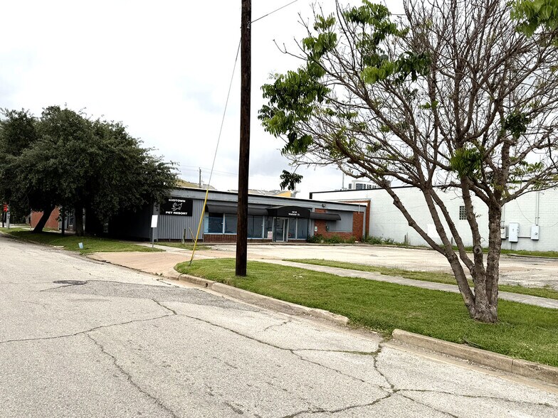 More Photos Of 1618 Webster St, Houston General Retail For Lease