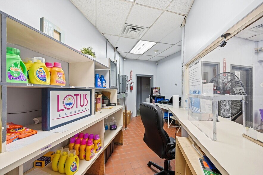 More Photos Of 625-627 Springfield Ave, Newark Storefront For Sale